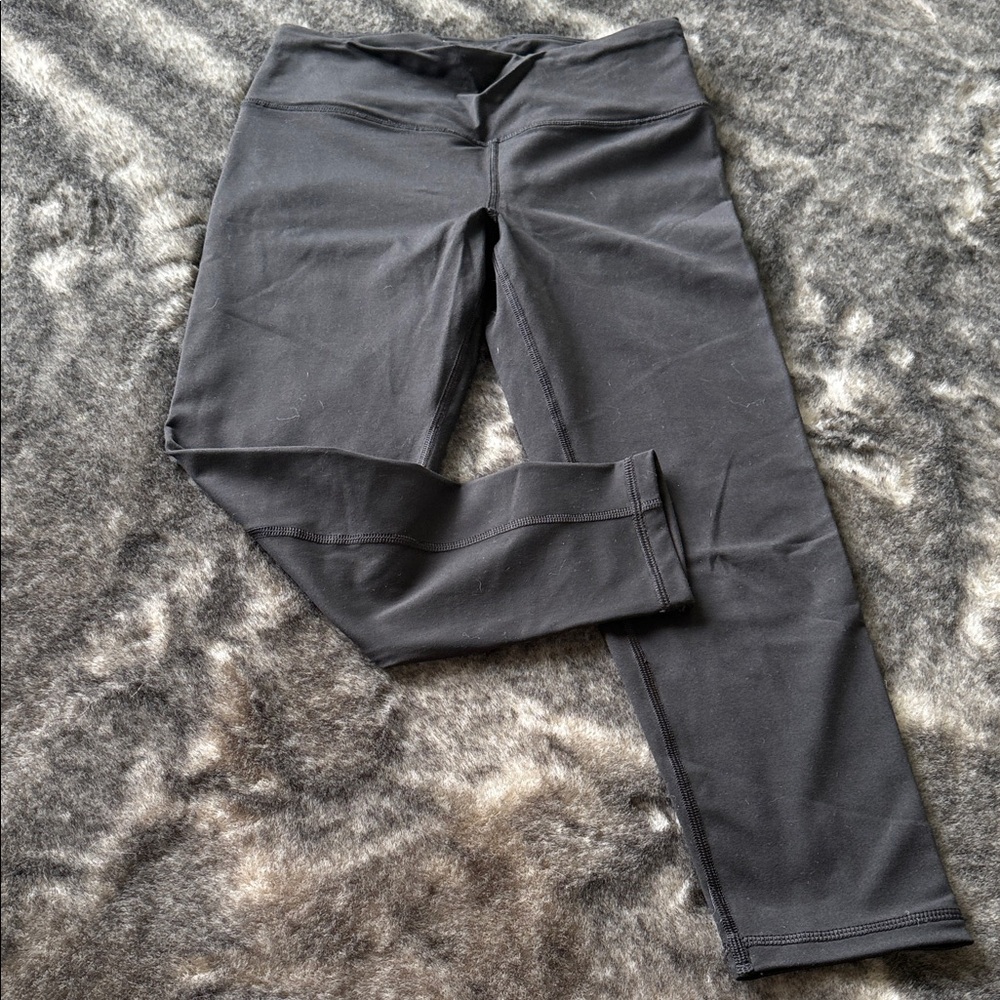 Set of 3 Victoria’s Secret VSX Vibrant Leggings in Red, Pink, and Black - Picture 8 of 9